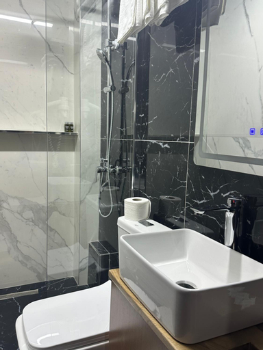 Bathroom 12