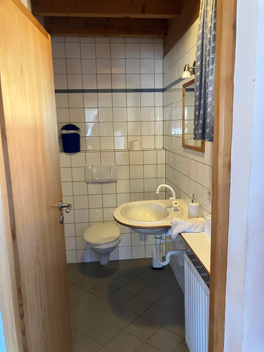 Bathroom 3, Hotel & Landgasthof Zur Sonne, Rhön-Grabfeld