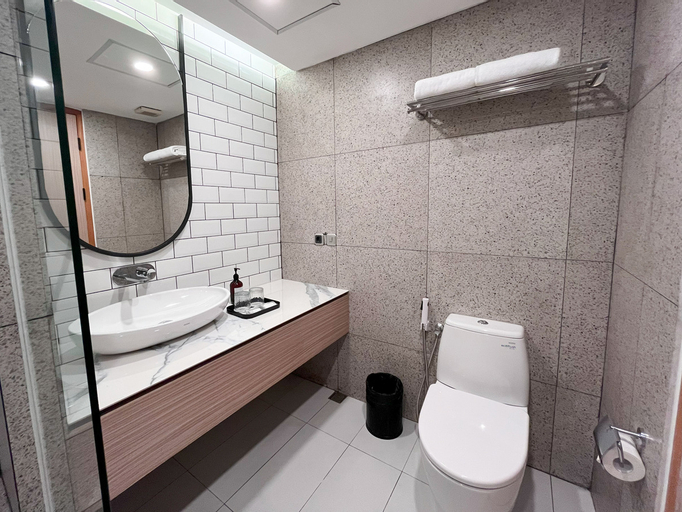 Bathroom 20