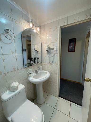 Bathroom, Hospedaje Baquedano, Última Esperanza