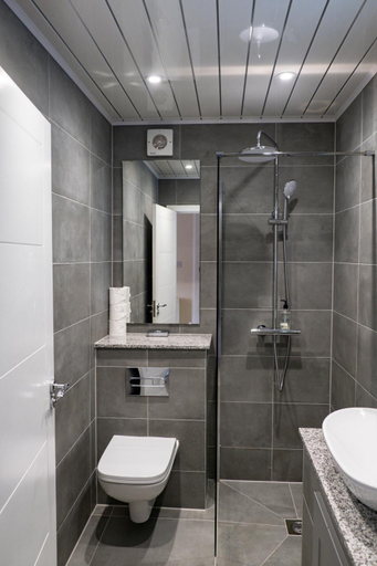 Bathroom 3, Corran House Guest House, Argyll and Bute