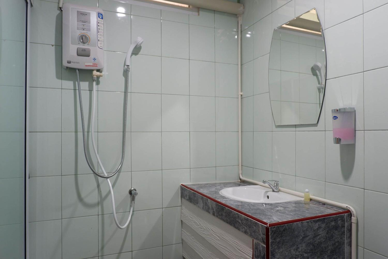 Bathroom 2, KritshanaJPR 3 K Hotel, Muang Trat