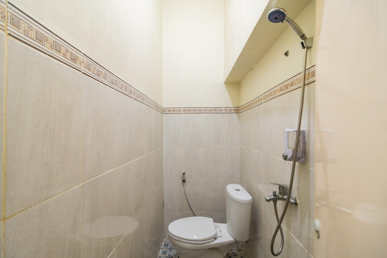 Bathroom 12