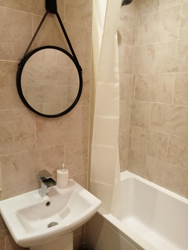 Others 4, 59 Halstead - Gorgeous single bedroom with private bathroom, Essex