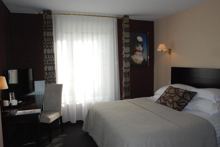 Bedroom 3, Hotel Ariane, Manche
