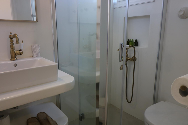 Bathroom 2, Avra Pahainas, South Aegean