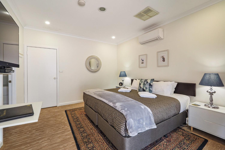Bedroom 12