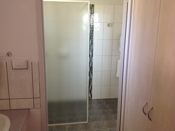 Bathroom 4