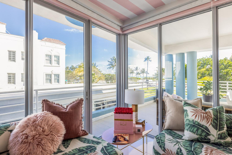 Others 4, Boutique Suite with Huge Terrace and Rooftop Pool, Miami-Dade