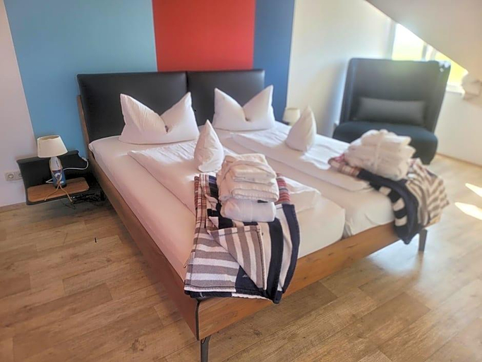 Bedroom 4, Aquarius, Aurich