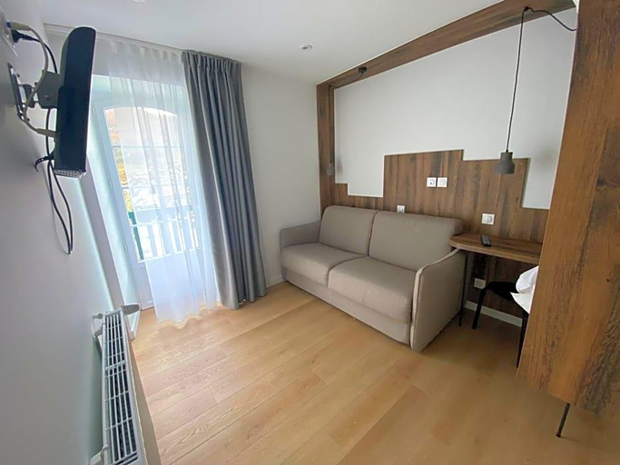 Public Area 2, Logis Hotel Noblia, Pyrénées-Atlantiques