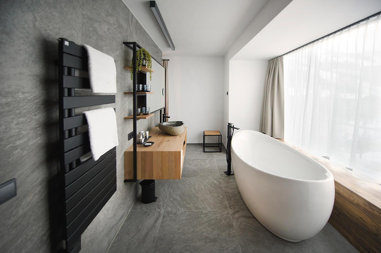 Bathroom 12