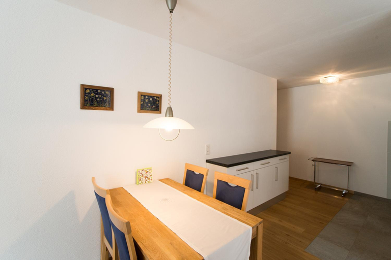 Others 5, Chesa Quadrella Zimmer mit Kochecke inklusive Bergbahnen im Sommer-ausser Studio, Maloja