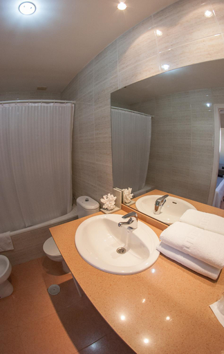 Bathroom 4, Apartahotel Aguadulce, Almería
