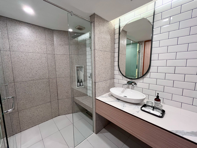 Bathroom 21