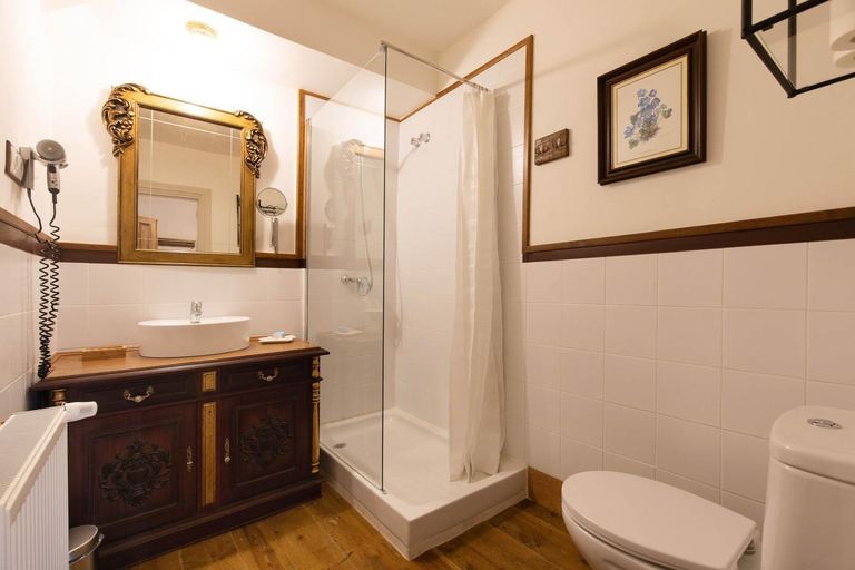 Bathroom 3, Casona Indiana de Ayuelas, Burgos