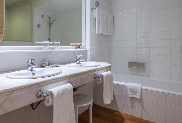 Bathroom 5, Hotel Jerez & Spa, Cádiz
