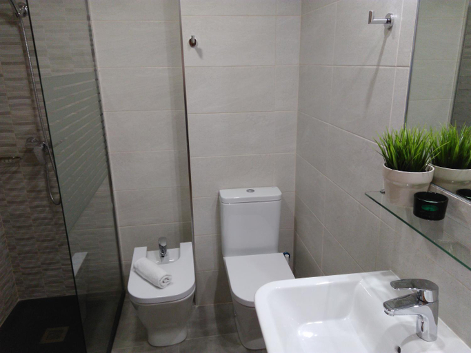 Bathroom 4, Apartamentos SNÖ Edelweiss, Huesca