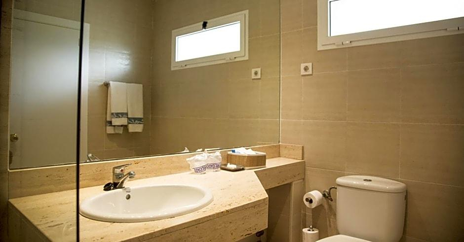 Bathroom 5, Carlos III, Tarragona