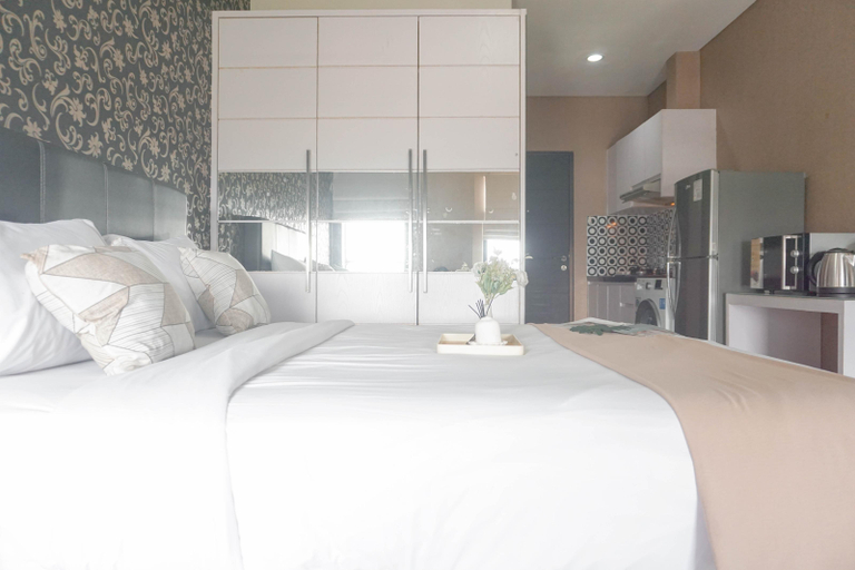 Bedroom 3, Minimalist and Relaxing Studio Room at Tamansari Semanggi Apartment By Travelio, Jakarta Selatan
