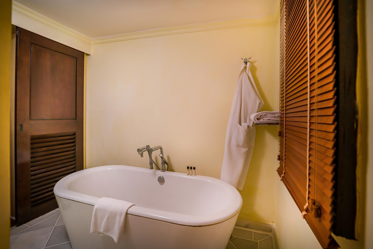 Bathroom 7