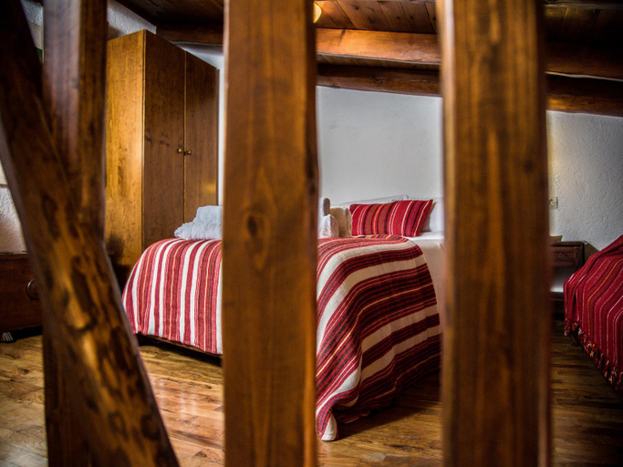 Bedroom 2, Villa Archanes, Crete