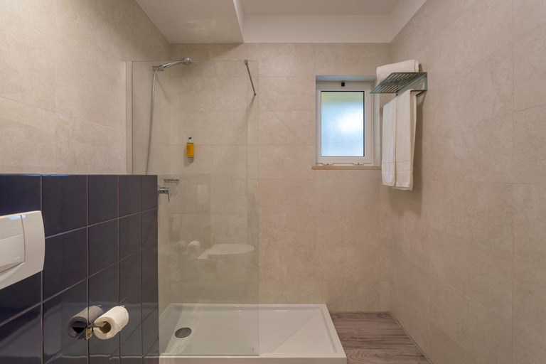 Bathroom 5, AP Adriana Beach Resort, Albufeira