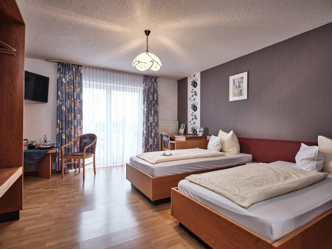 Bedroom 3, TIPTOP Hotel am Hochrhein, Waldshut