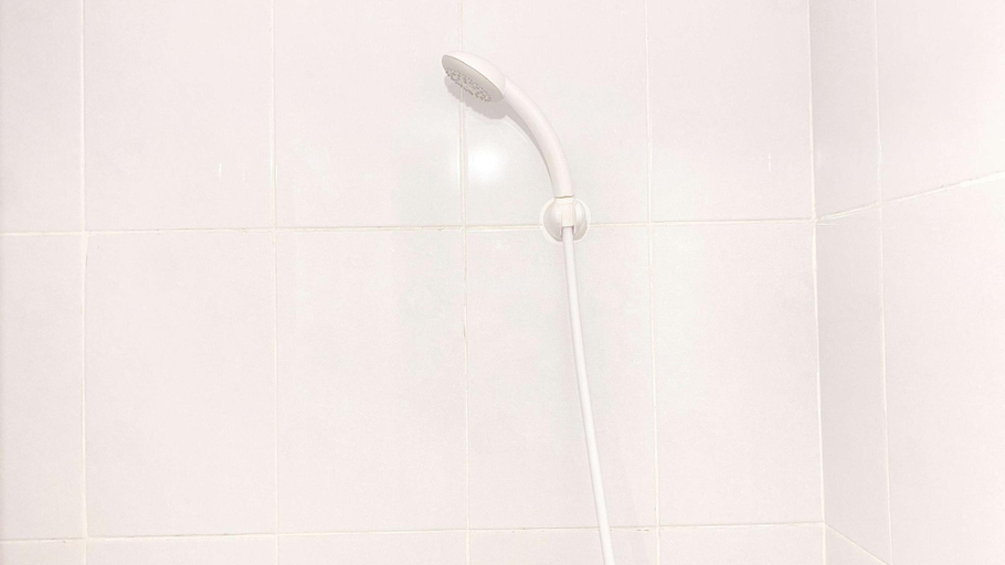 Bathroom 3, Studio Modern Tokyo Riverside PIK 2 By Travelio, Tangerang