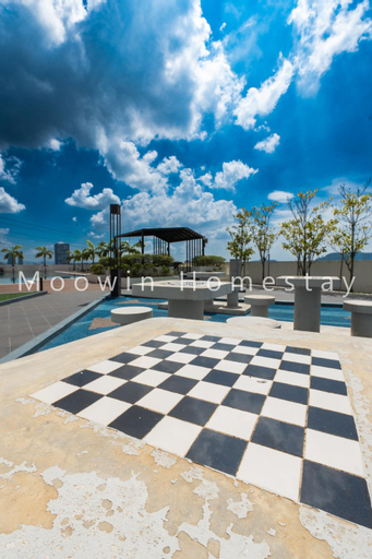Exterior & Views 25