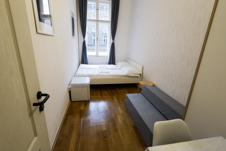 Others 5, Pest-port apartment 4 rooms for 16 person, Budapesti