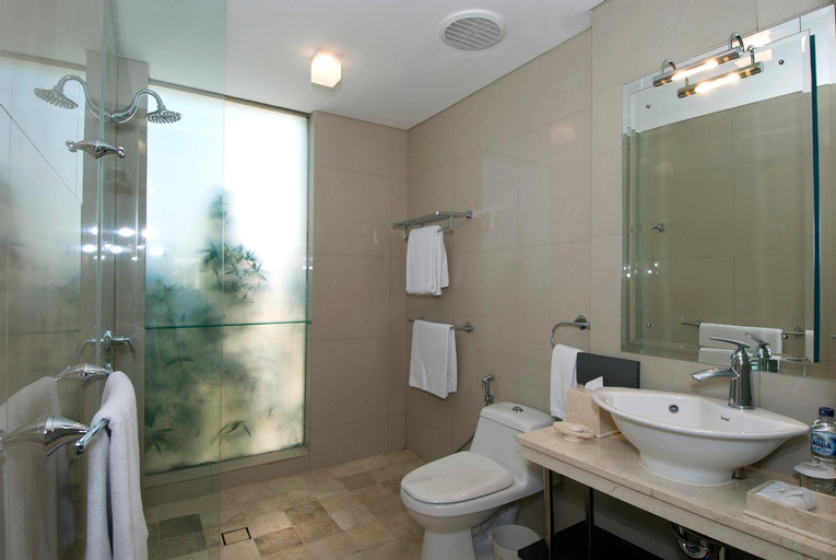 Bathroom 25