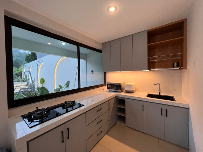 Dining Room 27