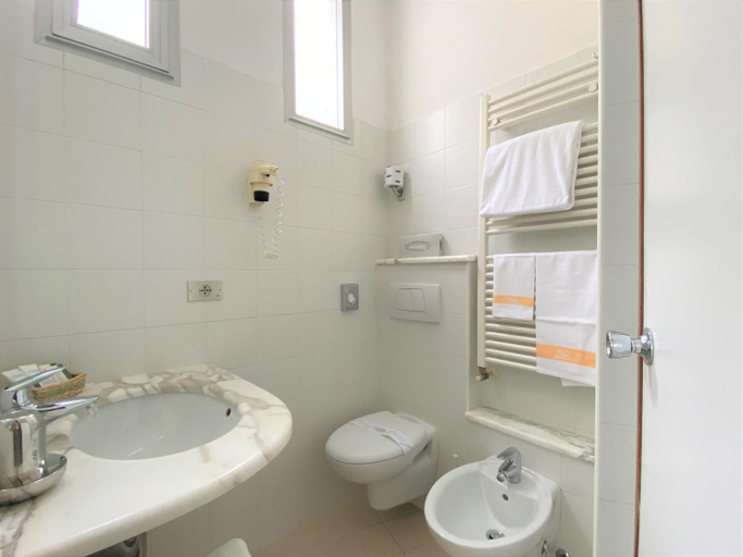 Bathroom 4