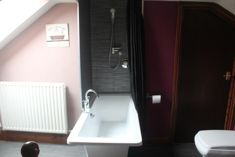 Bathroom 3, Forresters Bar & Restaurant with Rooms, Durham