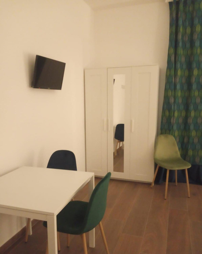 Others 4, Residenze Sorrentino, Bari