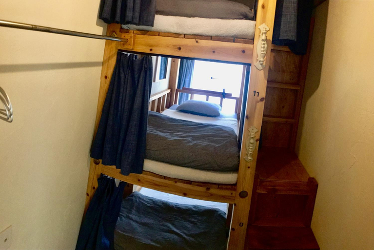 Bedroom 4, Guest House Golden Mile Hostel, Amami