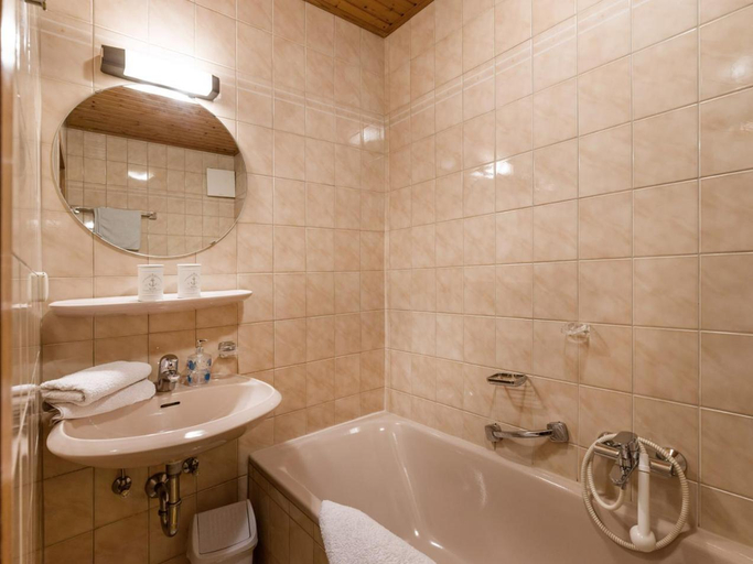 Bedroom 3, Gastehaus Gerti, Rosenheim