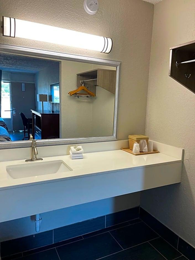 Bathroom 4, Red Roof Inn LaGrange, Troup