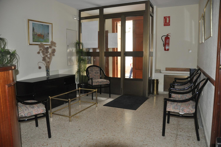 Others 4, Hostal Niza, Badajoz