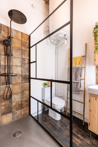 Bathroom 24