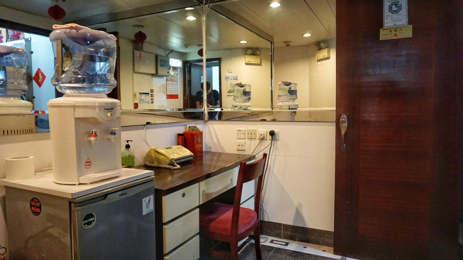 Public Area 2, Maple Leaf Guest House, Kowloon