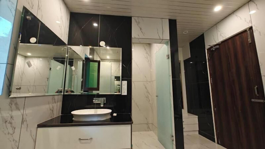 Bathroom 4, Pineland Chalets And Resort, Solan