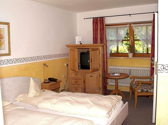 Bedroom 3, Hotel Eichenhof, Traunstein