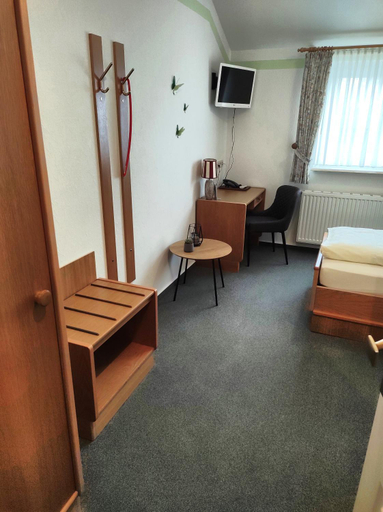 Bedroom 27