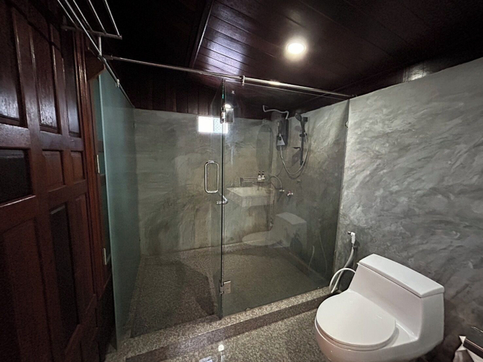 Bathroom 3, Sea Beach at Lipe, Muang Satun