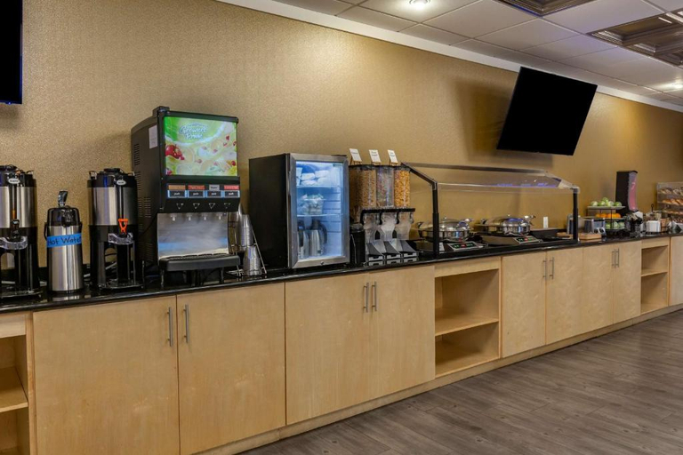 Food & Drinks 5, Best Western Plus University Inn, Forsyth