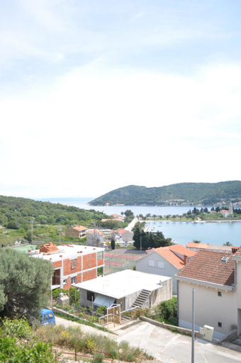 Others 2, Apartments Zora, Vis