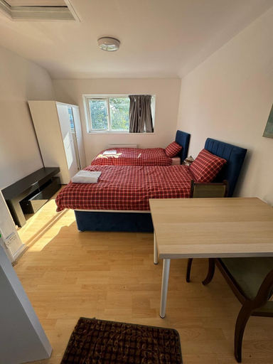 Bedroom 3, 3BR Home Near Hounslow West Tube Station, London