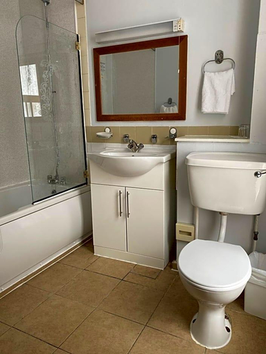 Bathroom 4, Cardiff Sandringham Hotel, Cardiff